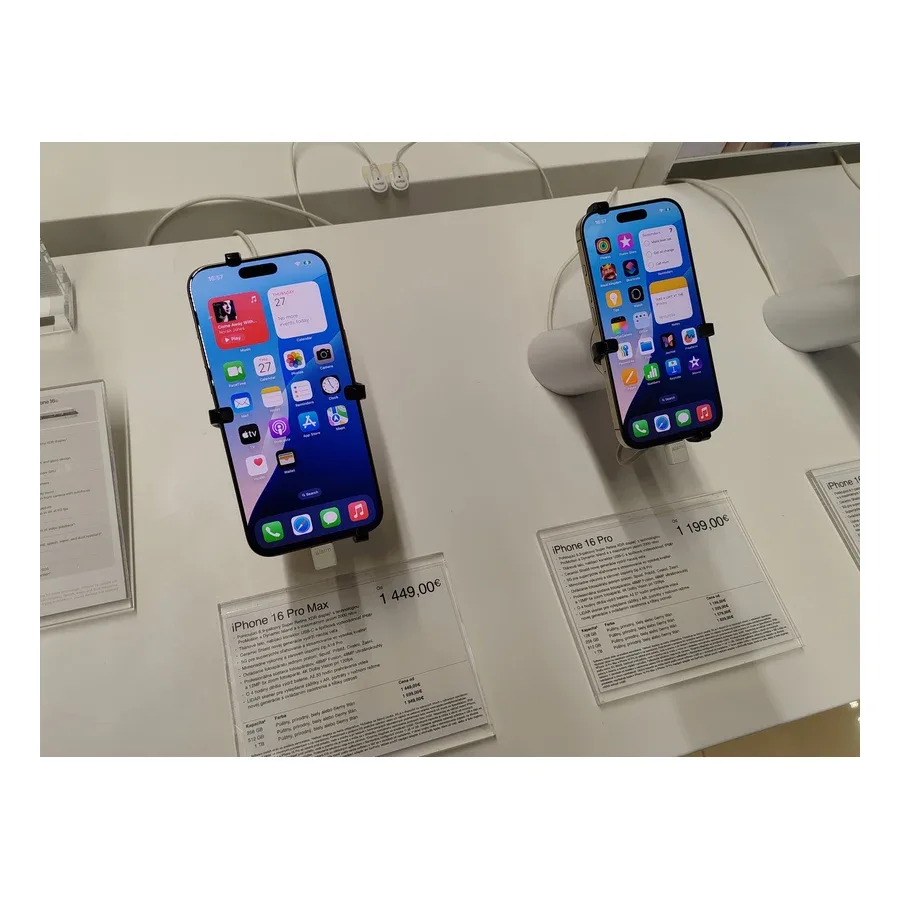 Смартфон Apple iPhone 16 Pro — линейка цветов титанового корпуса
